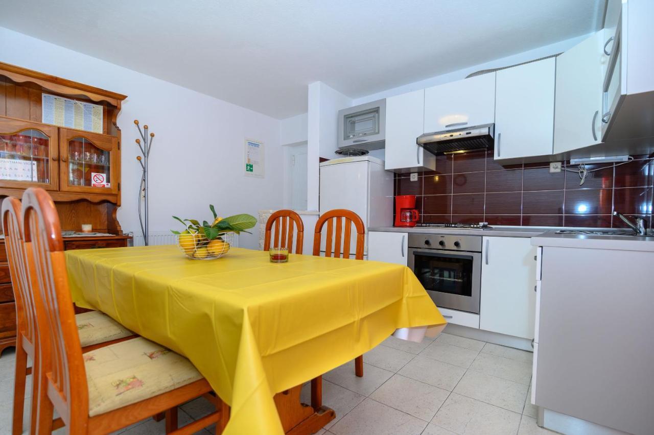 Apartments Vice Trogir Exterior photo